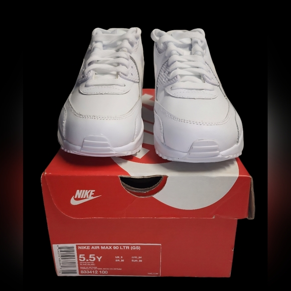 Boys Youth Nike Air Max 90 Leather (GS) Triple White Size 5.5Y - Picture 6 of 13